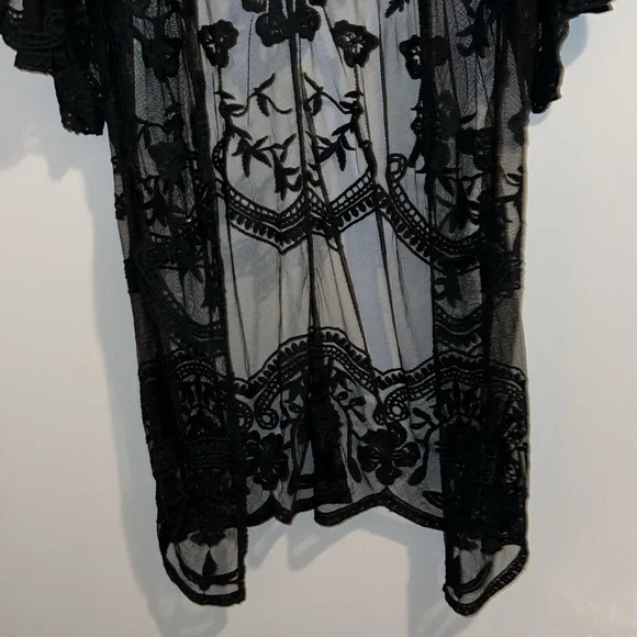 ✨HP✨ GORGEOUS BOHO LACE DUSTER/KIMONO - Picture 4 of 12